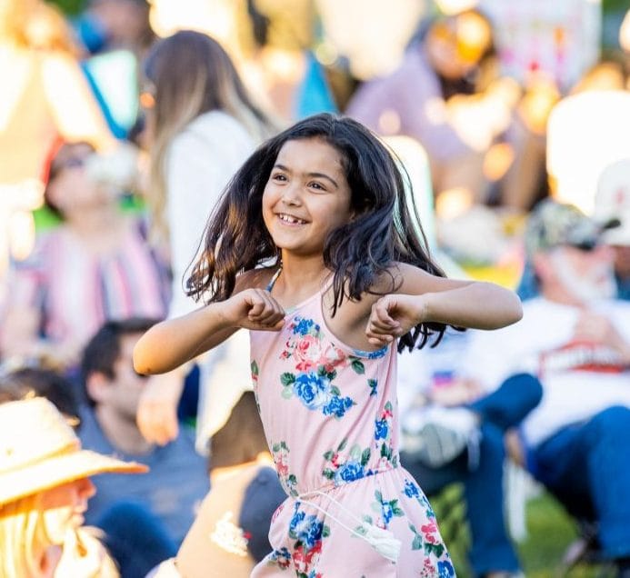girl dancing